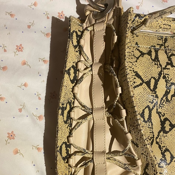 large y2k mock snakeskin 6126 by lindsay lohan purse w/ side corsets - Picture 7 of 13